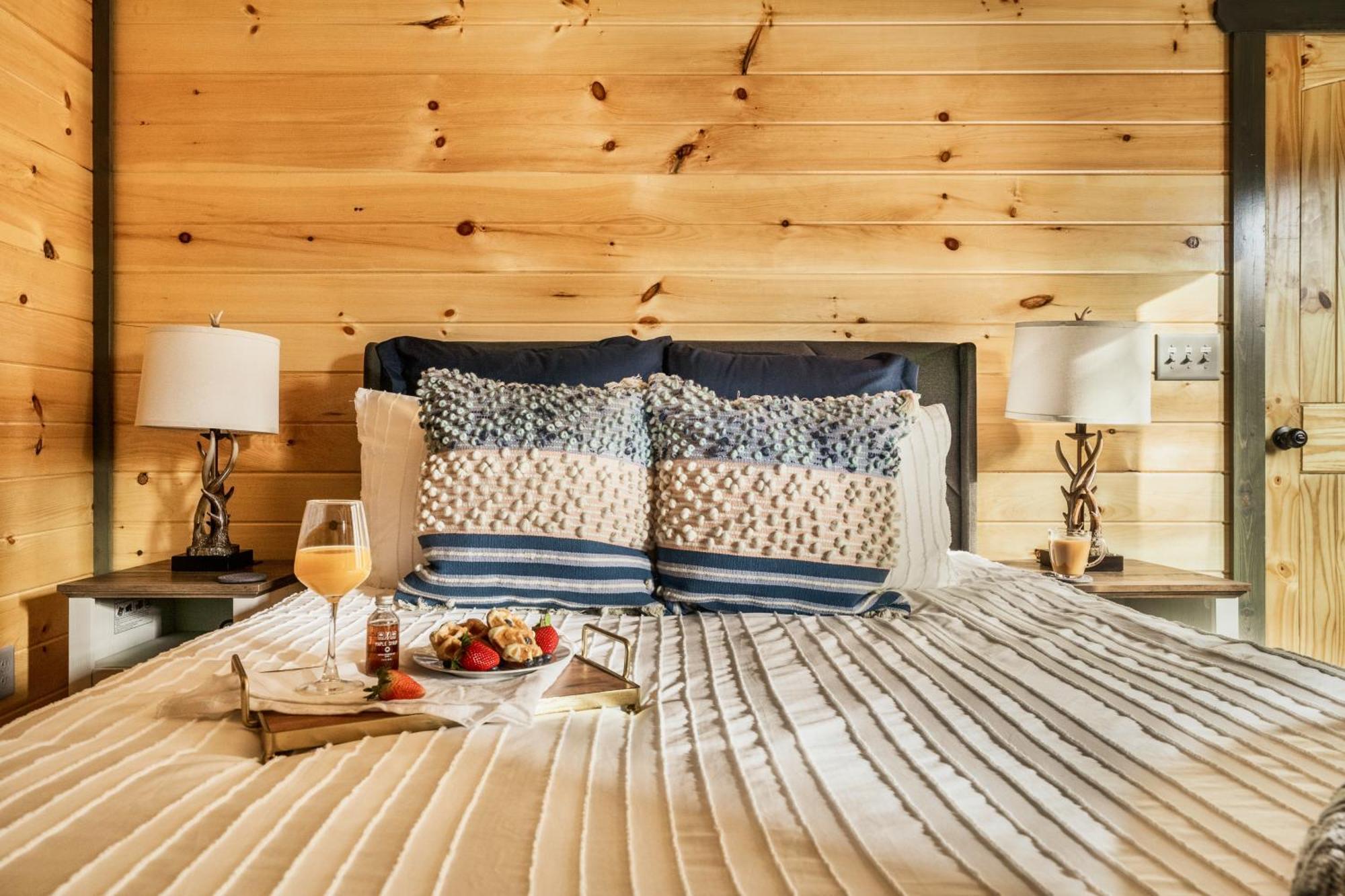 Mountainscape - Brand New Cabin W Views - Hottub - Firetable - Ps5 - Pooltable - 3 Pools Gatlinburg Kültér fotó